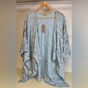 NWT Hello Nite Light Blue Floral Kimono LG
